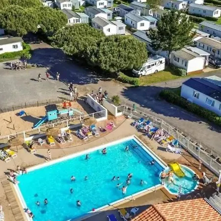 Mobil-home 3 Chambres, Terrasse Paisible - Api-1-52-1630 *
