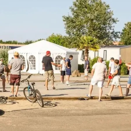 Mobil-home 3 Chambres, Terrasse Paisible - Api-1-52-1630 * Notre-Dame-de-Monts