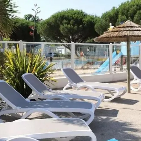 Campingplatz Mobil-home 3 Chambres, Terrasse Paisible - Api-1-52-1630